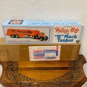 Phillips 66 Limited Edition 1958 B Mack Tanker Truck 5846/6666 NIB Vintage Style